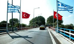 Yunanistan'a geçmeye çalışan 1'i FETÖ'cü 2 kişi yakalandı
