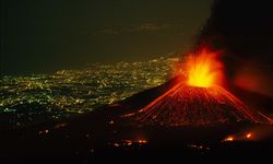 Etna Yanardağı faaliyete geçti!