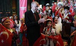 Külliye'de 23 Nisan coşkusu! Cumhurbaşkanı Erdoğan, çocuklarla bir araya geldi