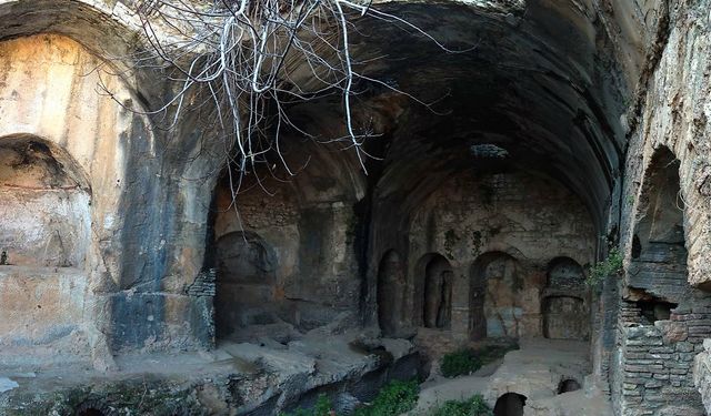 "Yedi Uyuyanlar" ve "Zeus" mağaraları turizme katkı sağlıyor