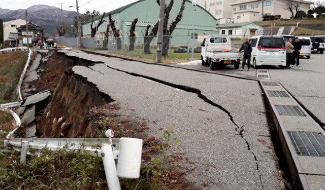 Japonya'da 7.6'lık depremde hayatını kaybedenlerin sayısı artıyor