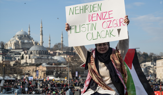 Galata Köprüsü'ndeki Gazze yürüyüşüne 250 bin kişi katıldı