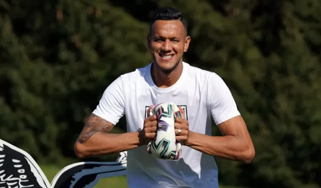 Josef de Souza Başakşehire imzasını attı