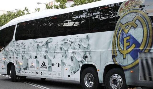 Real Madrid takım otobüsü Almanya'da kaza yaptı!