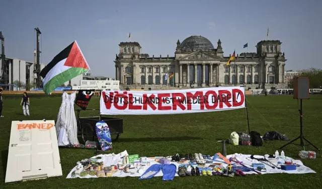 Almanya UAD'de yargılanıyor: Meclis önünde Filistin'e destek gösterisi yapıldı