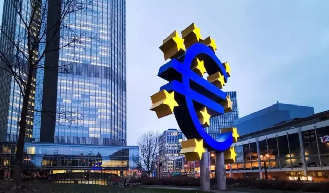 ECB 3 temel politika faizini sabit tuttu